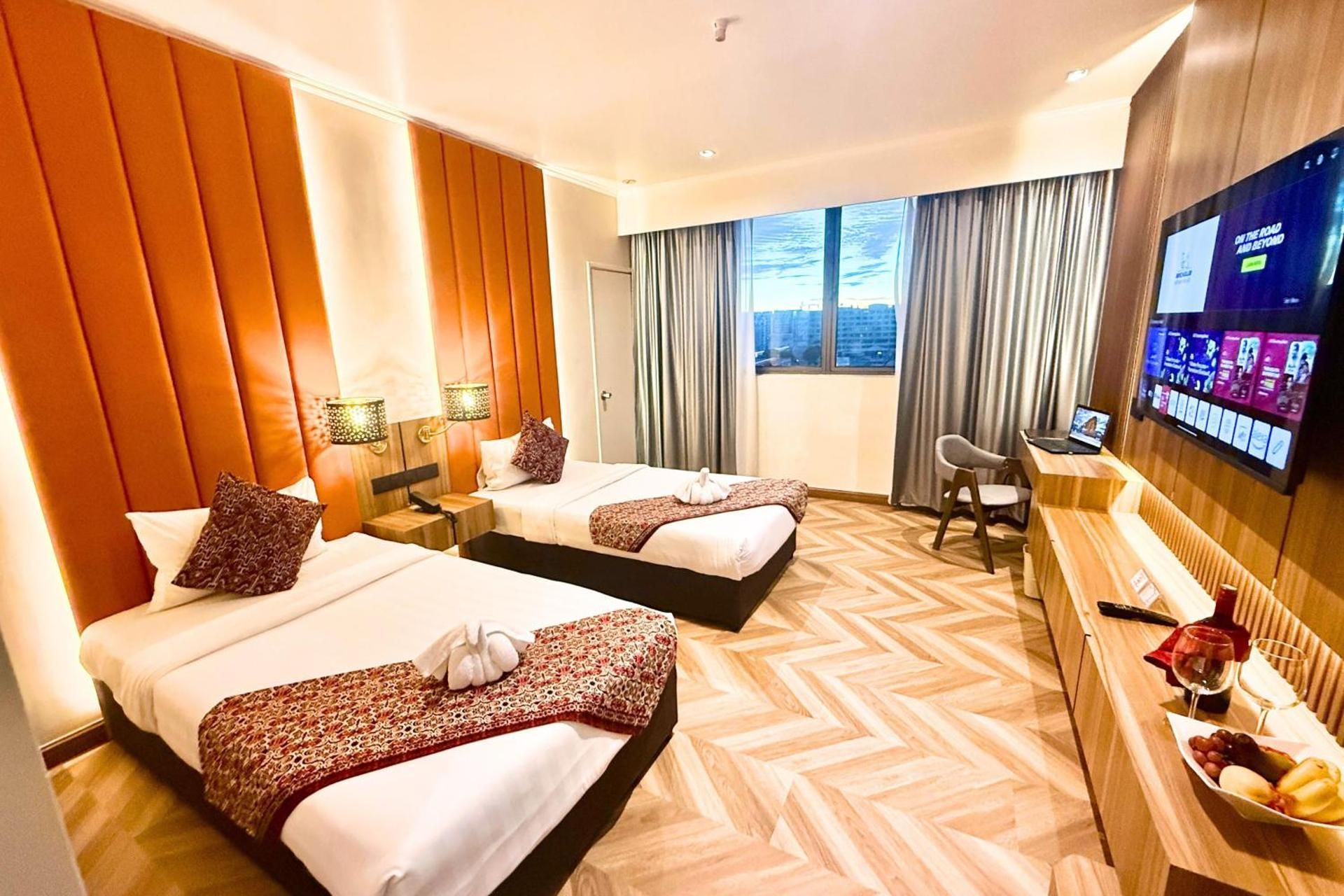 Deluxe Hill View Twin Room
