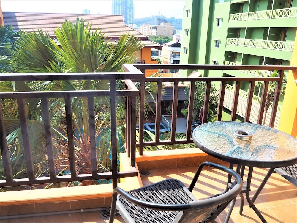 Mind Resort Pattaya Deluxe Room 7