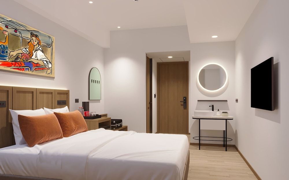 The Upgrade (Deluxe Double Room)