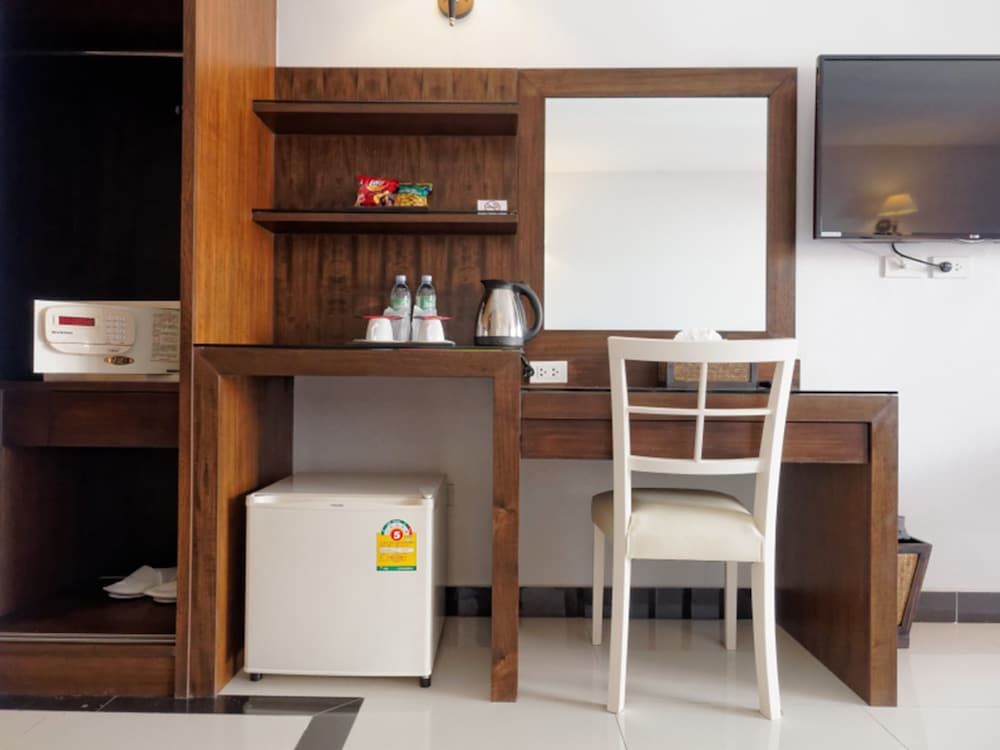 Pattaya Blue Sky Superior Room, Balcony 5