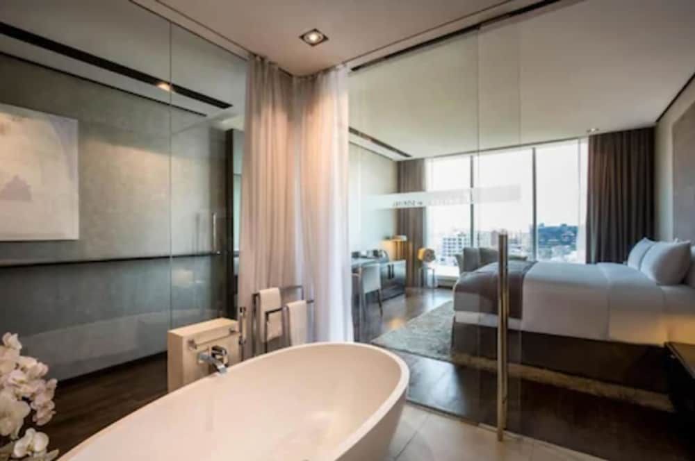 The Canvas Dubai - MGallery Hotel Collection Superior Room, 1 King Bed 5