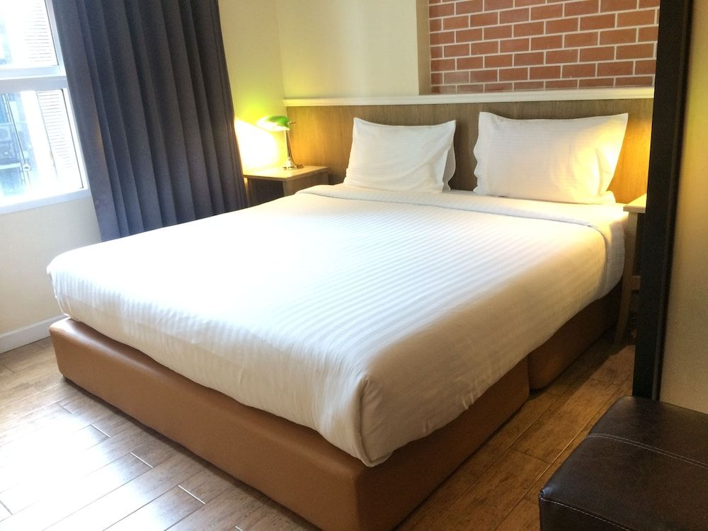 Bourbon St Boutique Hotel Double Room Single Use, Non Smoking, Private Bathroom 3