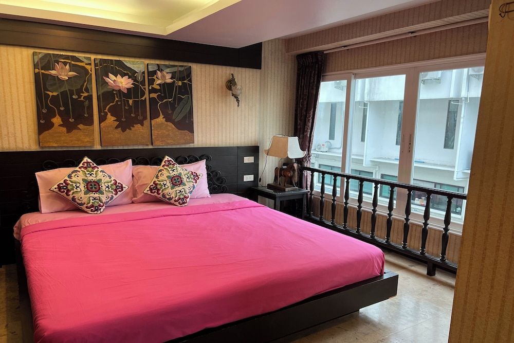 Sabai Sabai @ Sukhumvit Hotel Deluxe Room 4