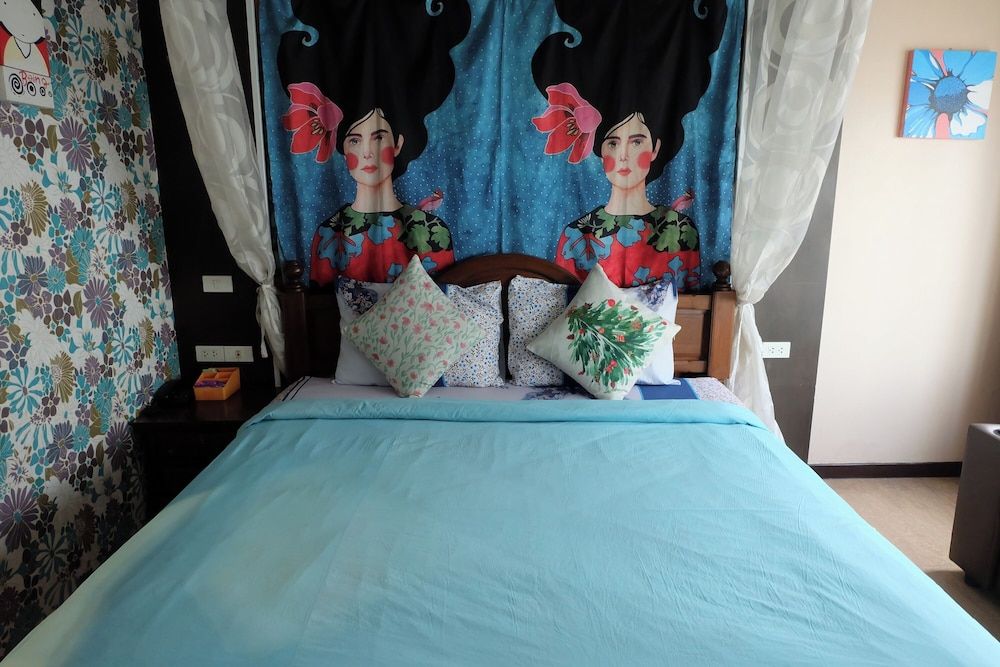 Sabai Sabai @ Sukhumvit Hotel Deluxe Room 16