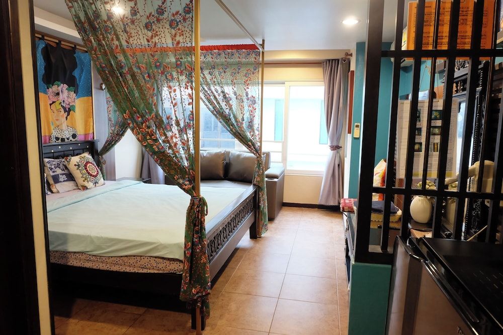 Sabai Sabai @ Sukhumvit Hotel Deluxe Room 18