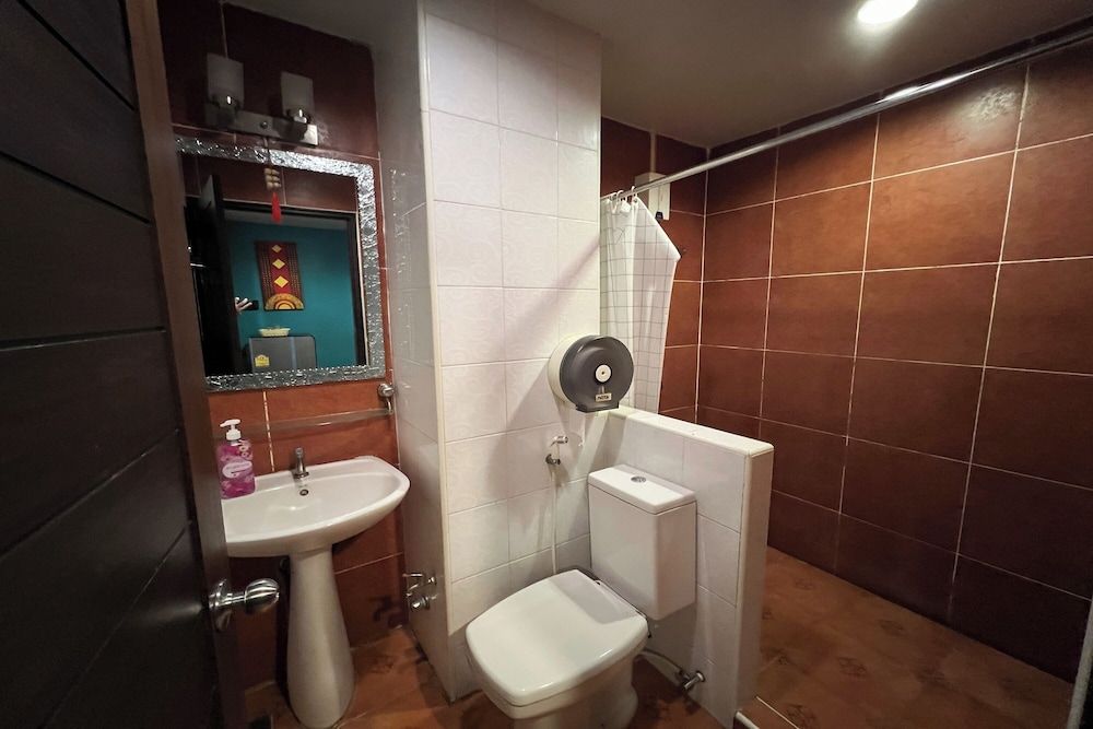 Sabai Sabai @ Sukhumvit Hotel Deluxe Room 27