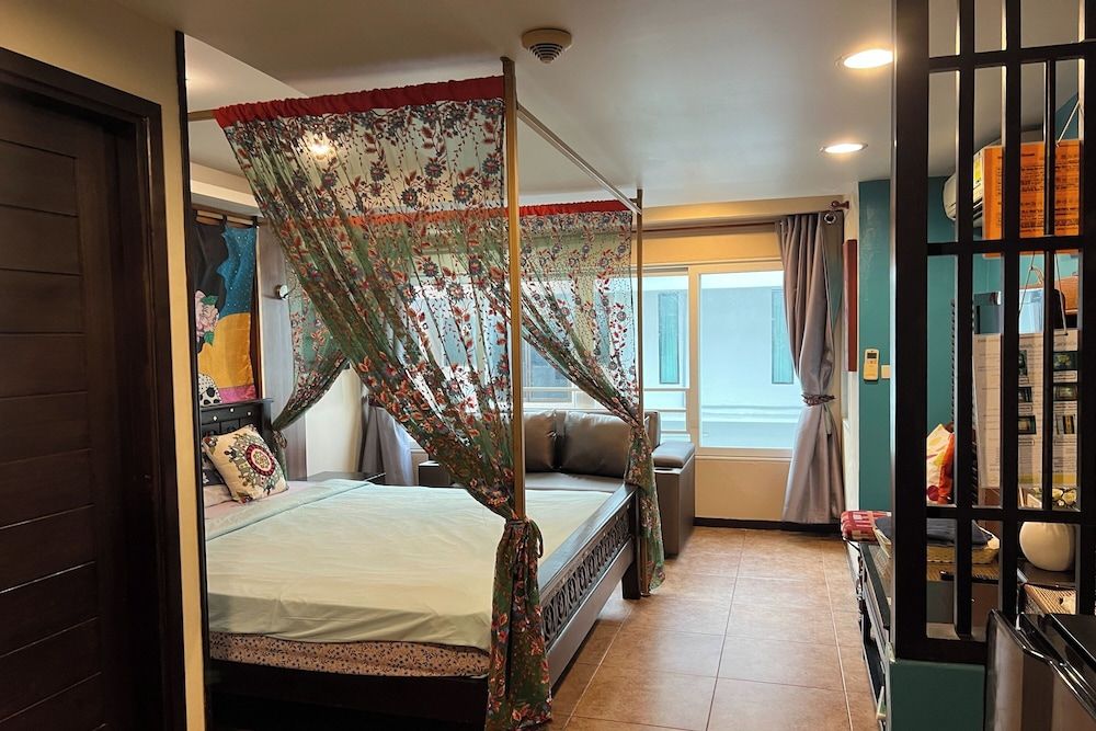 Sabai Sabai @ Sukhumvit Hotel Deluxe Room