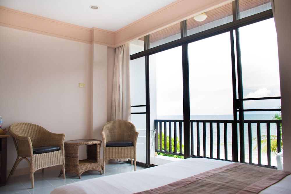 Sea Memories White Sand Beach Hotel Standard Room, Ocean View 17