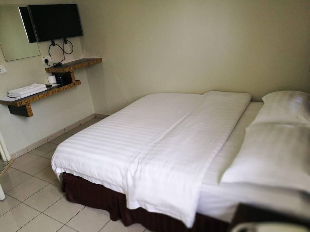 Hotel Traveller Double Room, No Windows