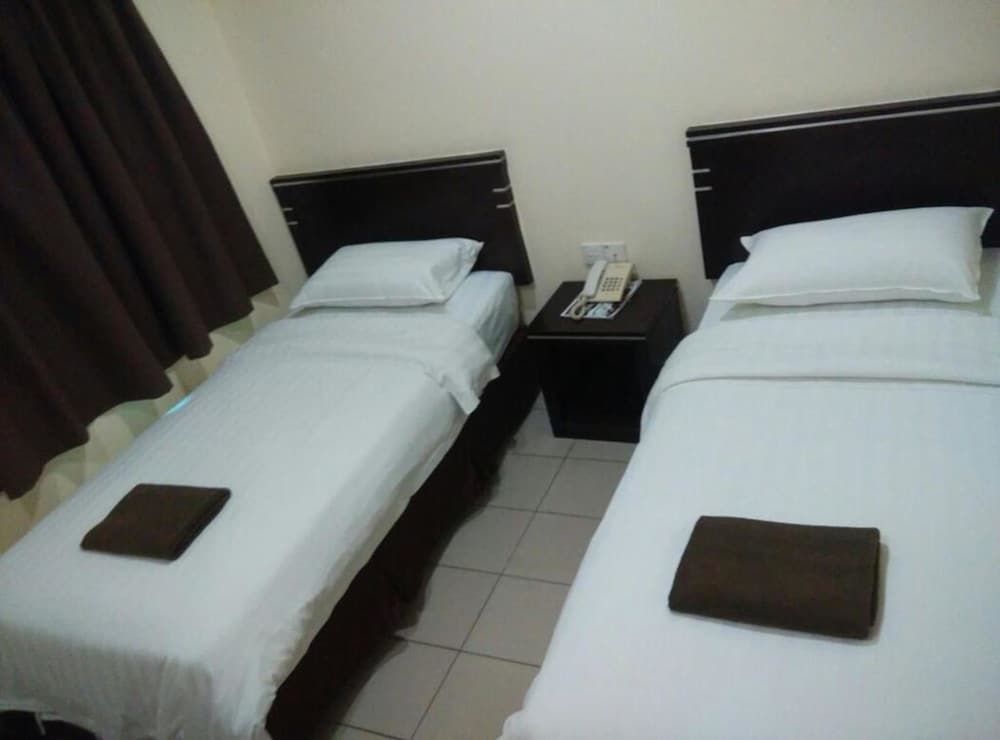 Hotel Traveller Twin Room, 2 Twin Beds 3