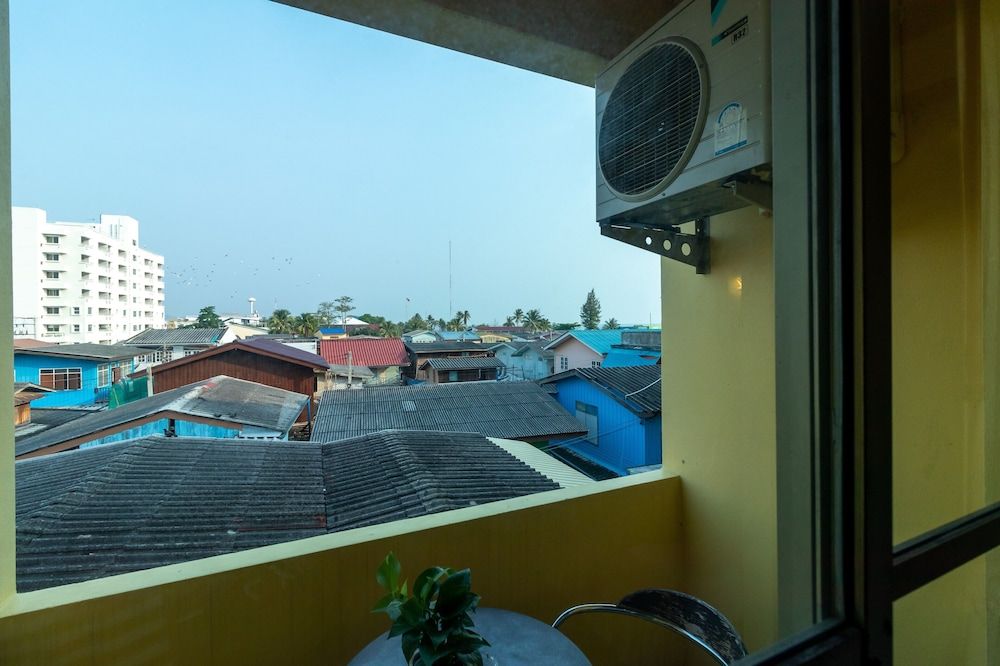 Chomsin Hua Hin Superior Double Room, Balcony 13