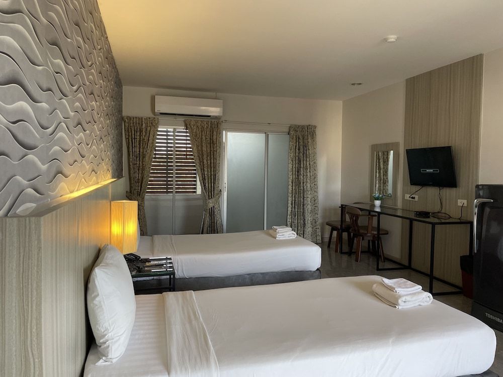 Embryo Hotel Superior Twin Room 3