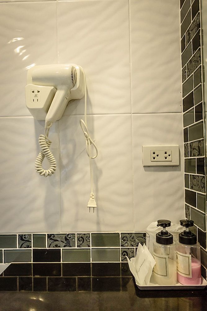 Embryo Hotel Superior Twin Room 15