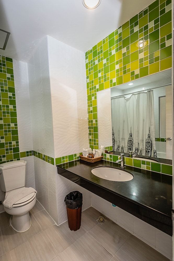 Embryo Hotel Superior Twin Room 9