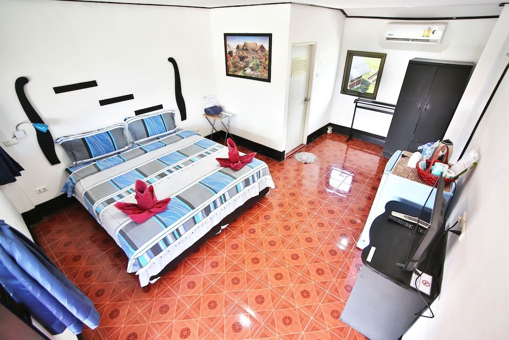 Lotus Friendly Hotel Standard Double Room 4