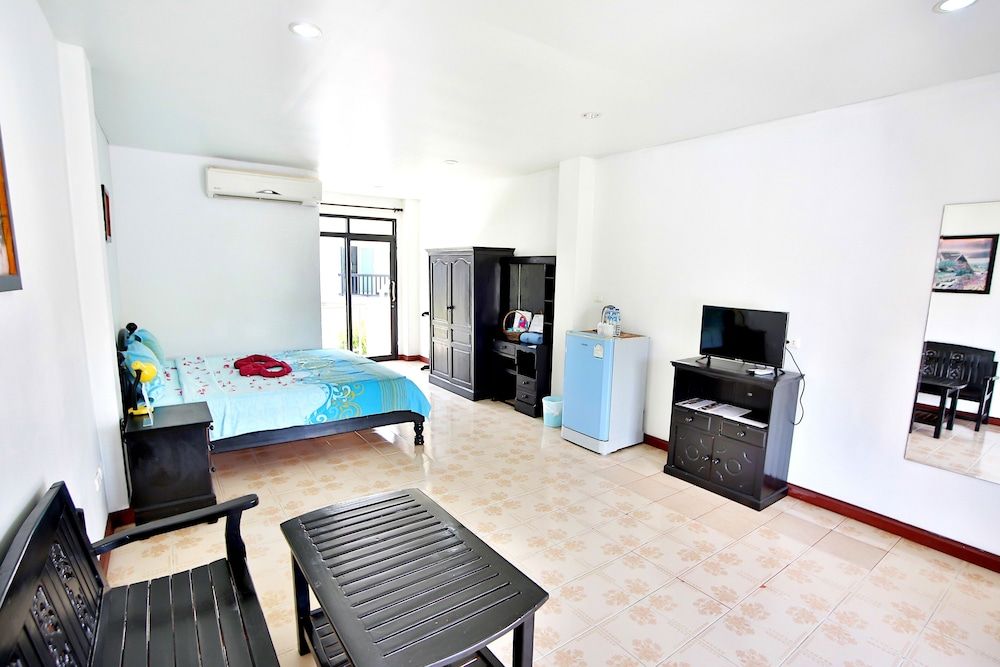 undefined Lotus Friendly Hotel 7