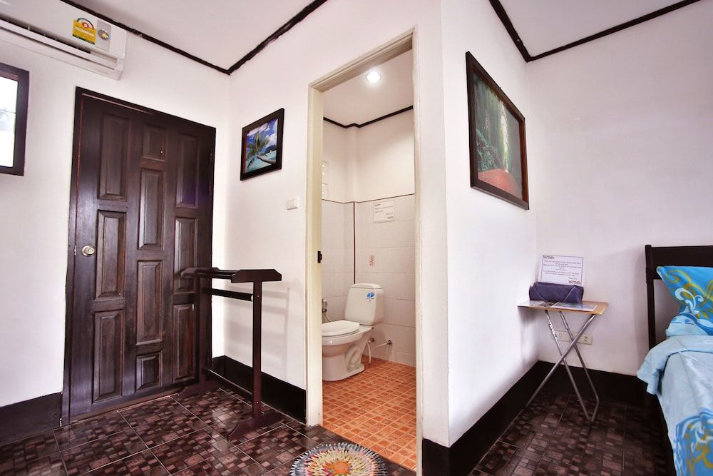 Lotus Friendly Hotel Standard Double Room 11