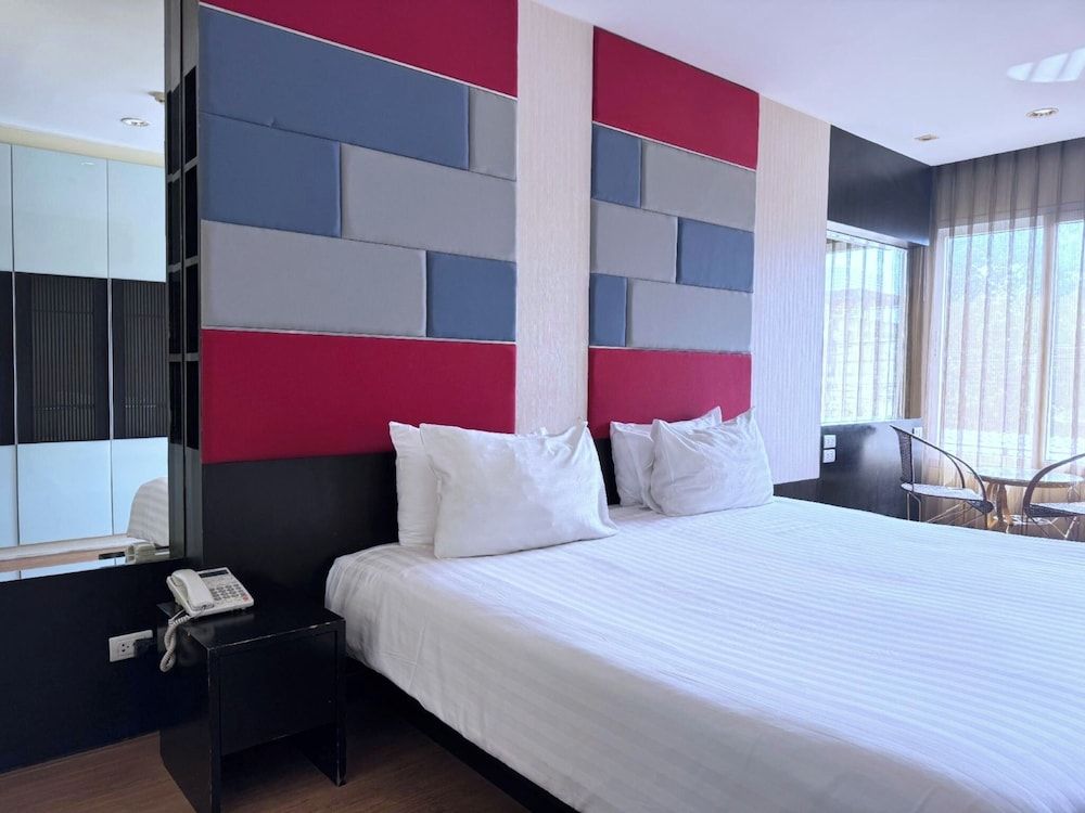 Superior King or Twin Room with City View