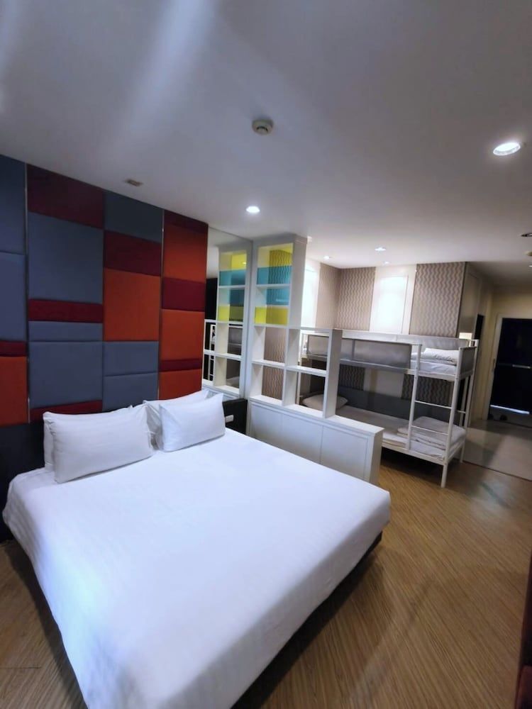 Family Bunk Bed with City View