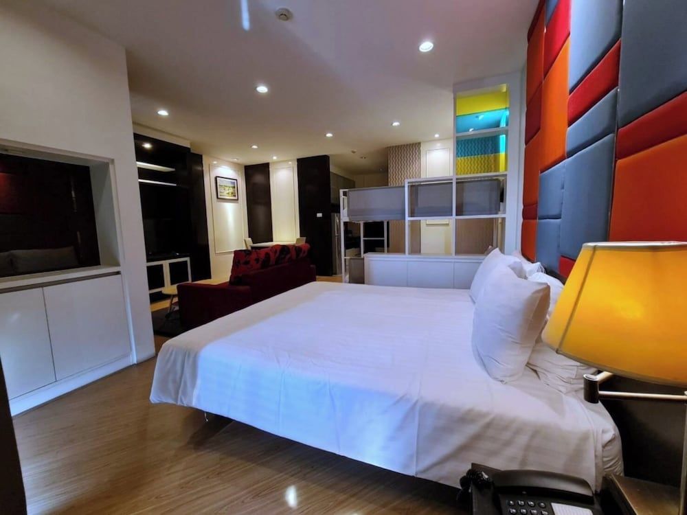 Family Bunk Bed with City View
