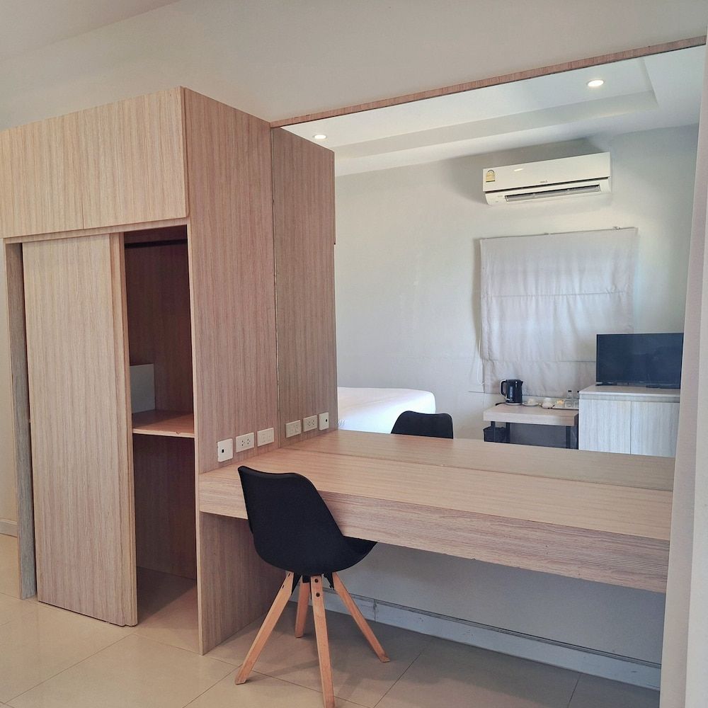 Baan Fah Resort Superior Poolside 9