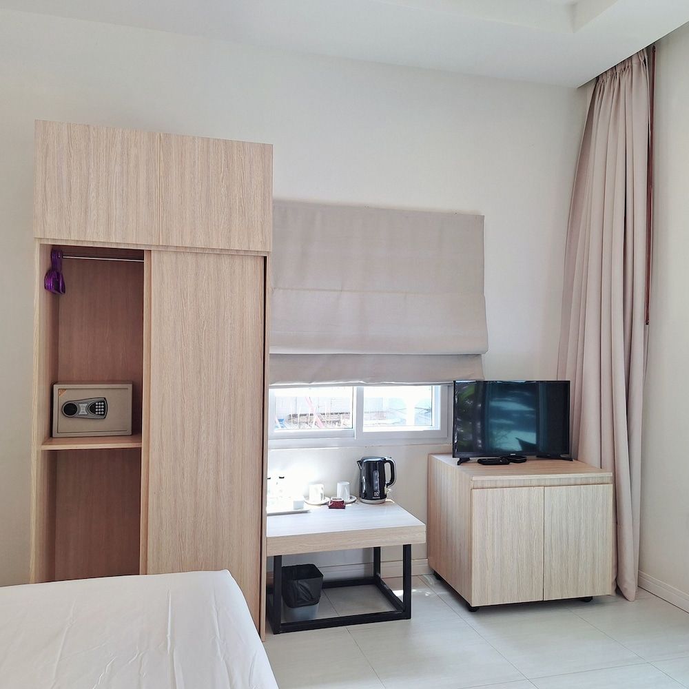 Baan Fah Resort Superior Poolside 10