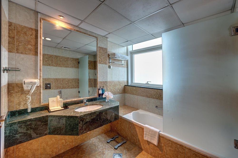 Emirates Grand Hotel