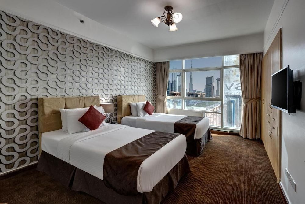 Emirates Grand Hotel