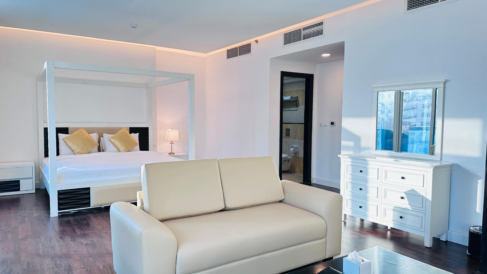 Emirates Grand Hotel