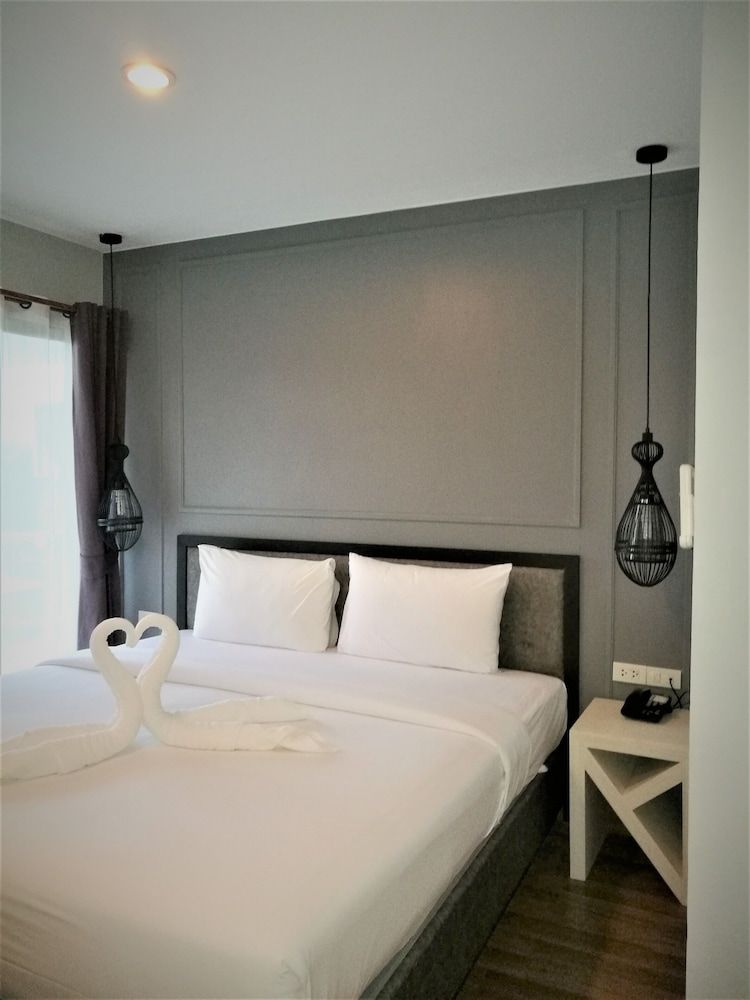 Boss Hotel Executive Suite 8