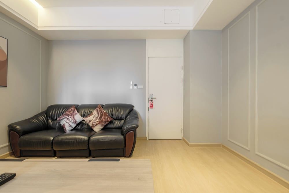 Boss Hotel Executive Suite 16