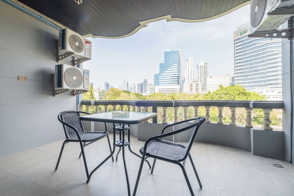 Boss Hotel Executive Suite 9