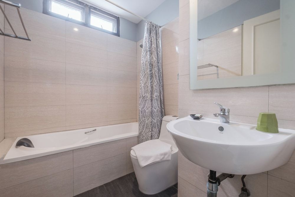 Boss Hotel Executive Suite 10