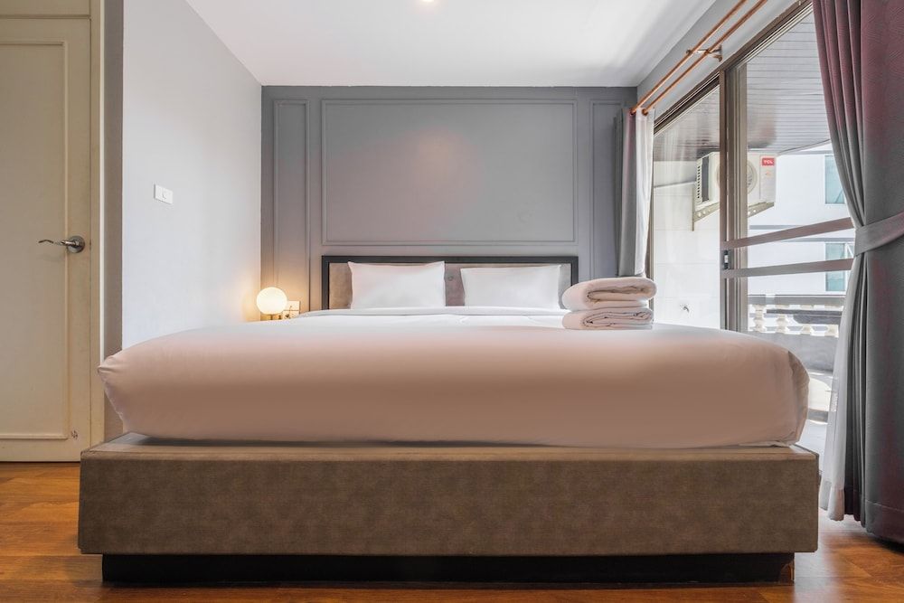 Boss Hotel Executive Suite 7