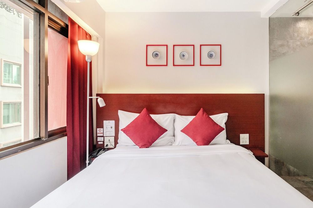 Ruamchitt Plaza Hotel Superior Double Room 2