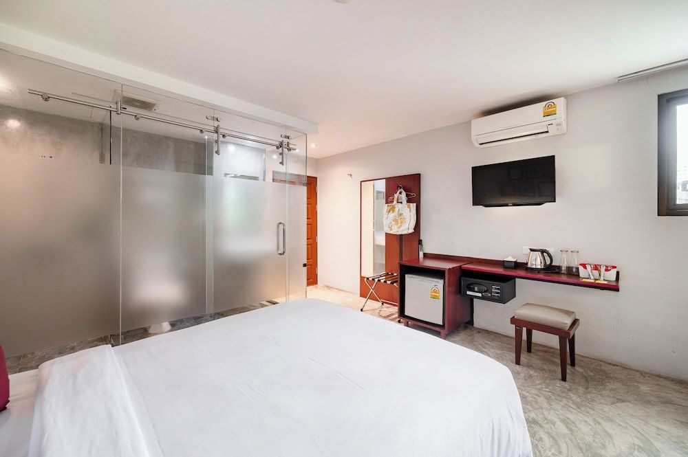 undefined Ruamchitt Plaza Hotel 7