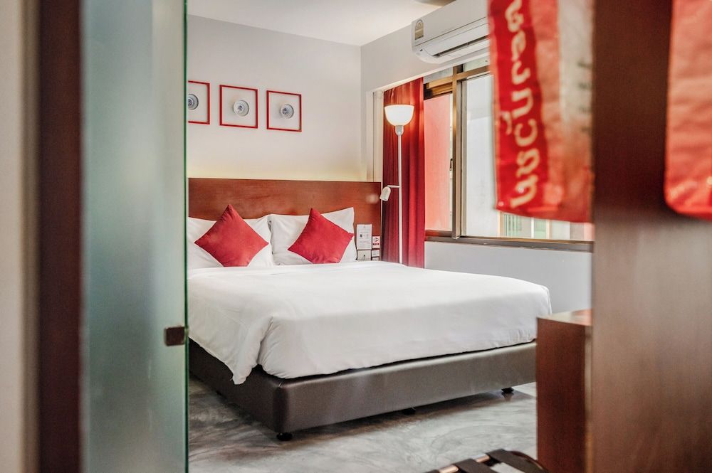 Ruamchitt Plaza Hotel Superior Double Room 5