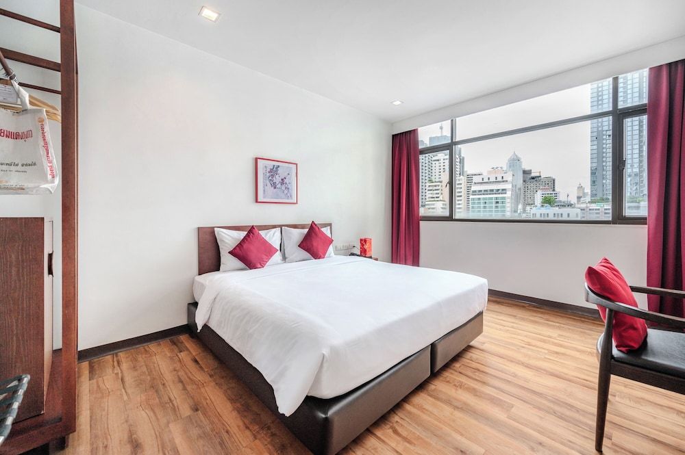undefined Ruamchitt Plaza Hotel 10