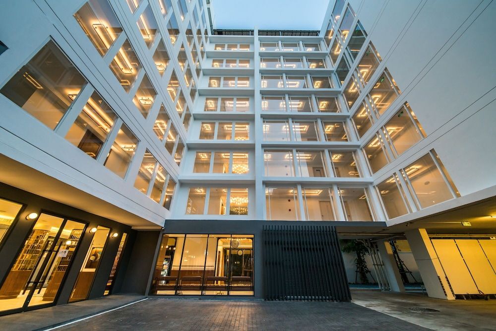 undefined Hotel Amber Sukhumvit 85 8