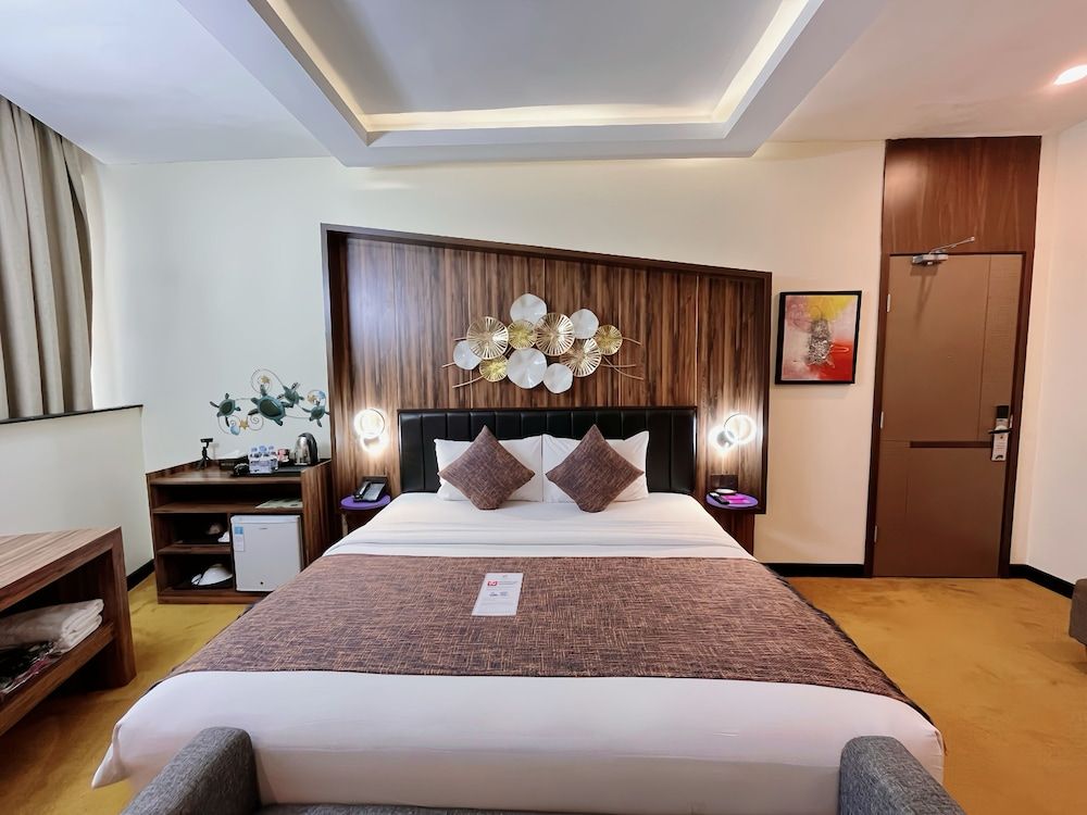 undefined Oak Tree Urban Jakarta 3