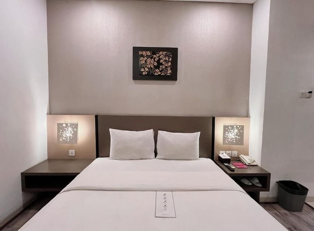 Oak Tree Urban Jakarta Deluxe Room 2