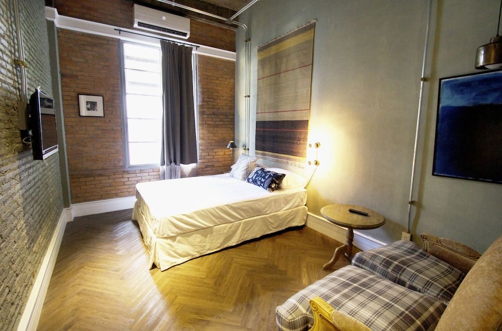Double Private Room with Shared Bathroom