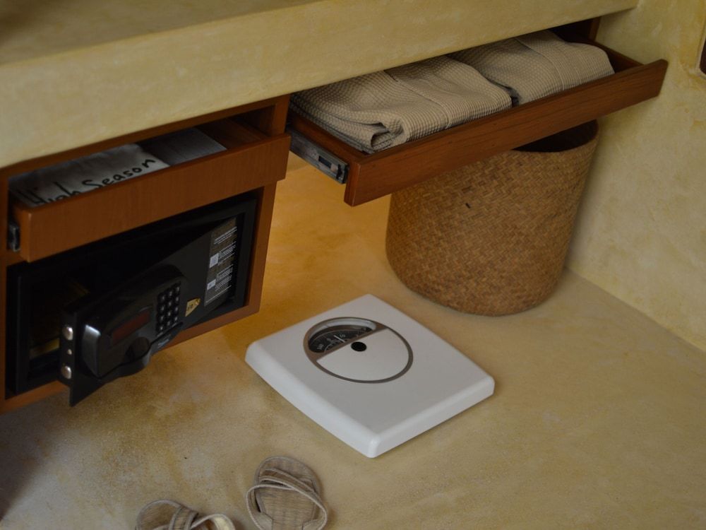 High Season Pool Villa & Spa Beachfront Suite Pool Villa 5