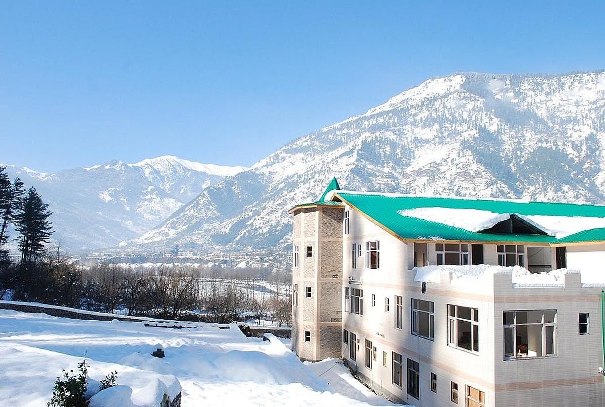 undefined Snow Touch Resort By Sriniwasa Hotels 3