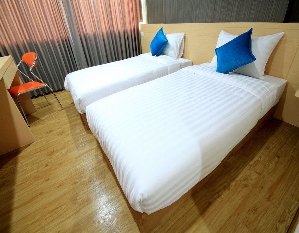 S3 Residence Park Superior Twin Room, City View 3