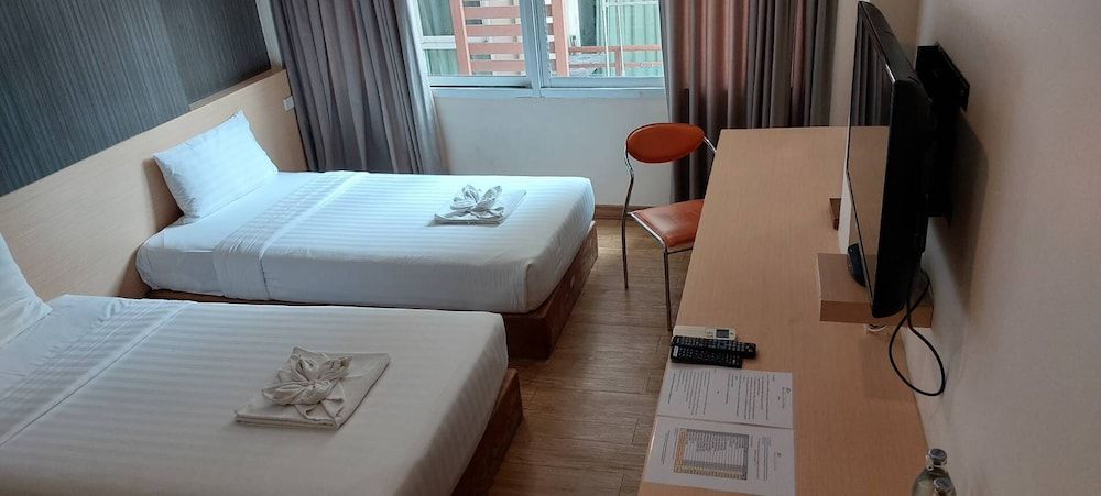 S3 Residence Park Superior Twin Room, City View 2