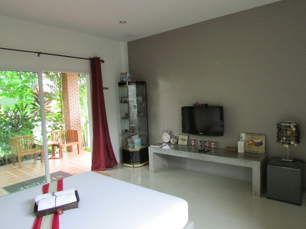 The Park Drive-Thru Check-In Resort Deluxe Villa with Breakfast 2