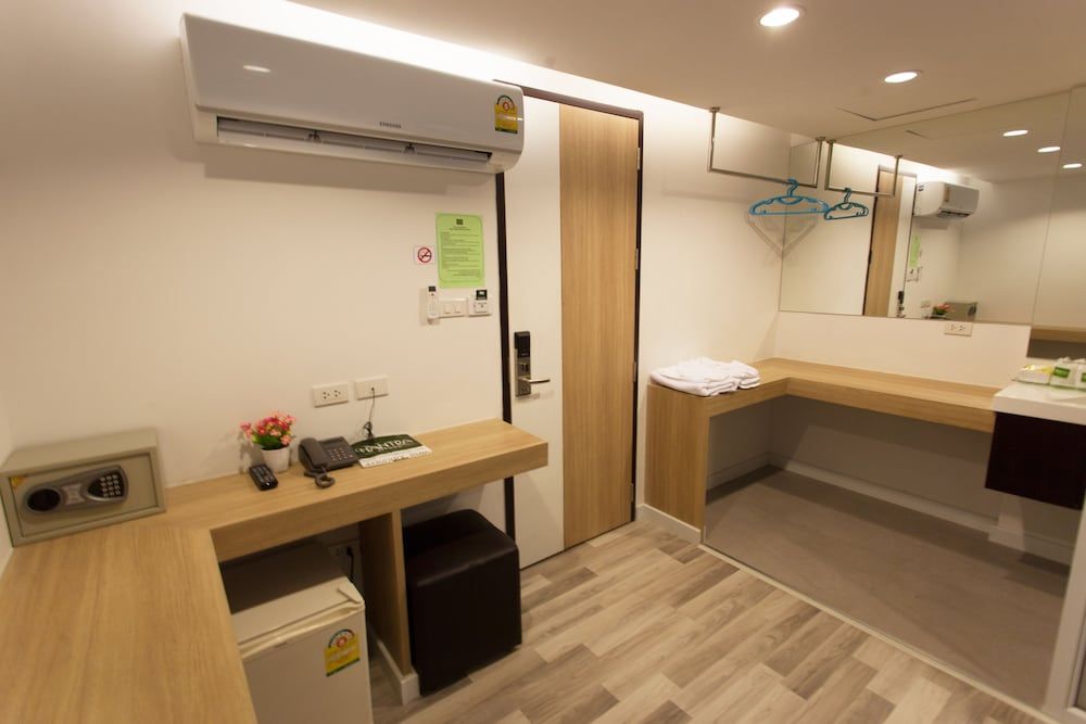 undefined Nantra Ploenchit 8