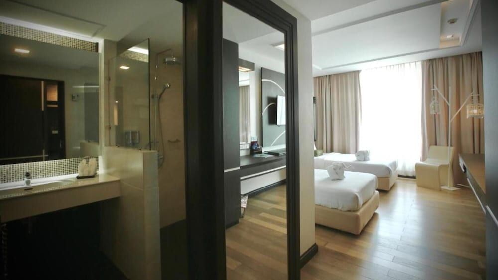 A-Te Chumphon Hotel Superior Room, 2 Twin Beds 6