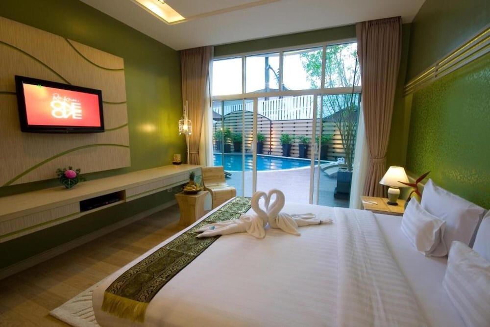 A-Te Chumphon Hotel Deluxe Double Room, Pool Access 2